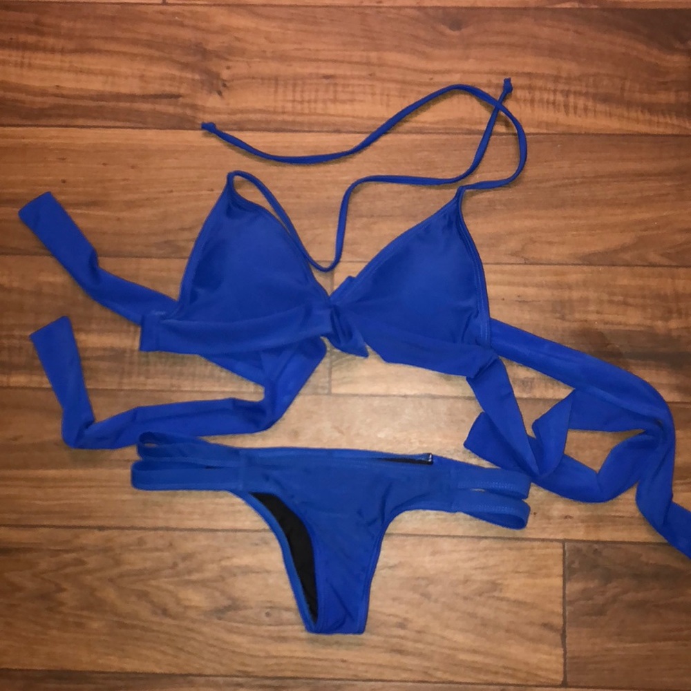 Pepper blackwood bikini